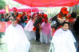 微笑滿渝州 文明禮儀行動(dòng)啟動(dòng) 一大波 雷鋒 來(lái)了